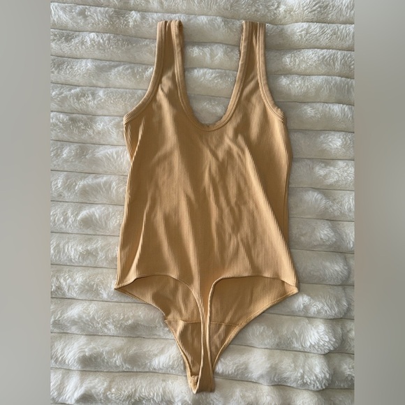 ABERCROMBIE yellow ribbed bodysuit soft a & f collection - Picture 2 of 3